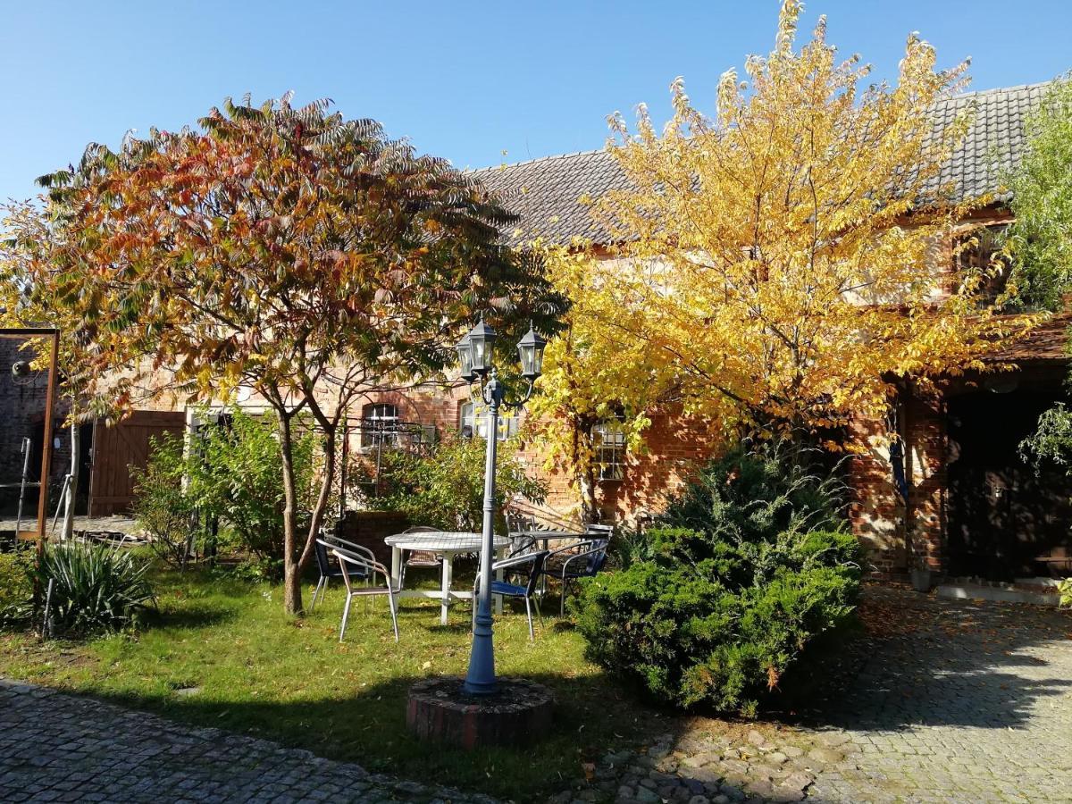Ehemalige Bibliothek Apartment Fuer 2 Mit Kueche Kamin Netflix Parken Und Hofladen Steinhofel Exteriér fotografie