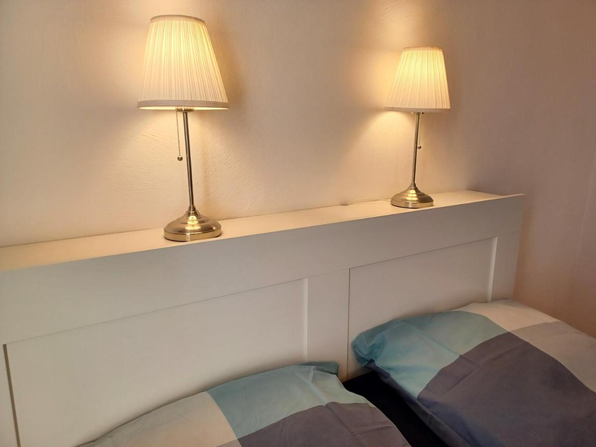 Ehemalige Bibliothek Apartment Fuer 2 Mit Kueche Kamin Netflix Parken Und Hofladen Steinhofel Exteriér fotografie