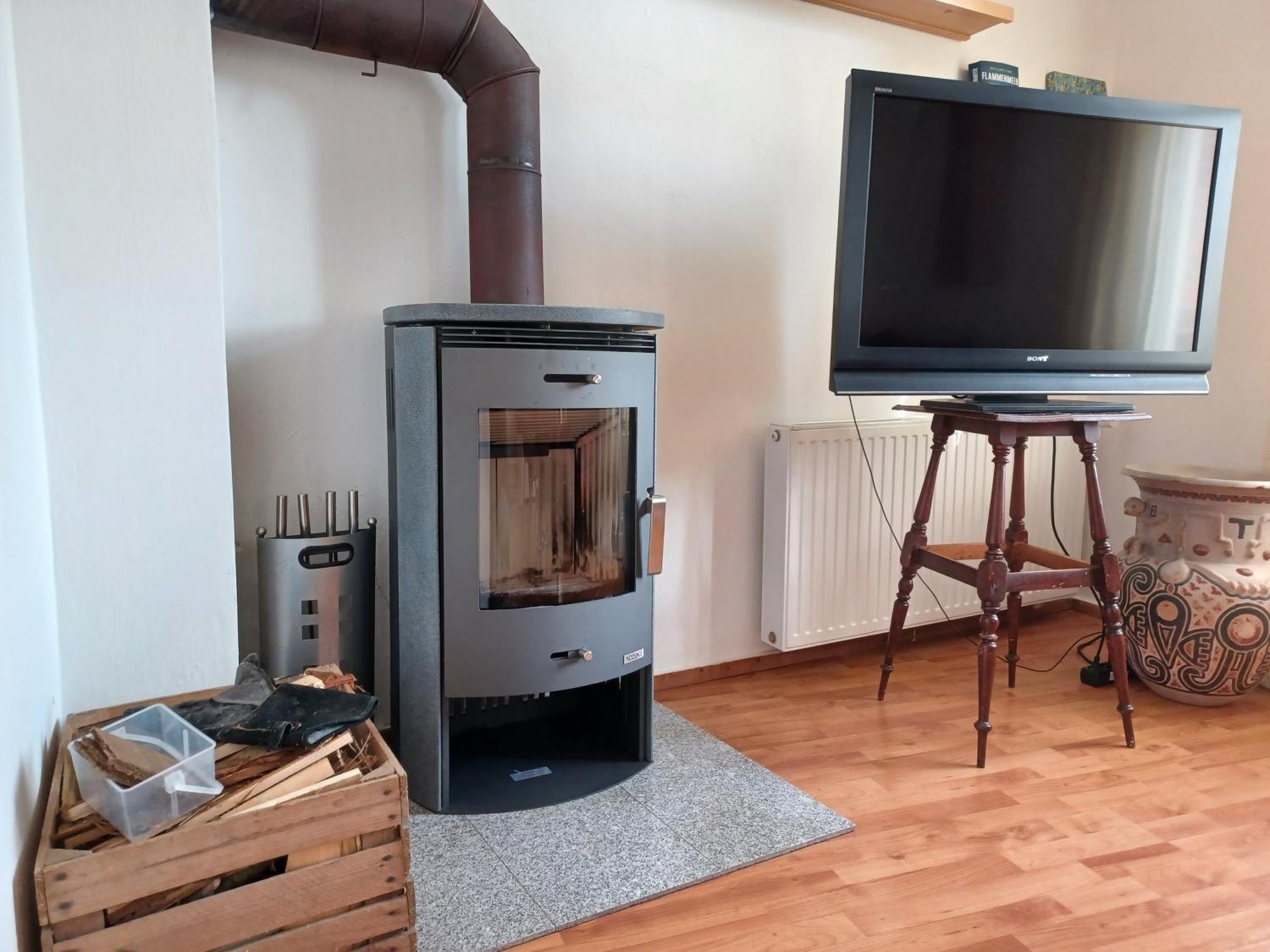 Ehemalige Bibliothek Apartment Fuer 2 Mit Kueche Kamin Netflix Parken Und Hofladen Steinhofel Exteriér fotografie