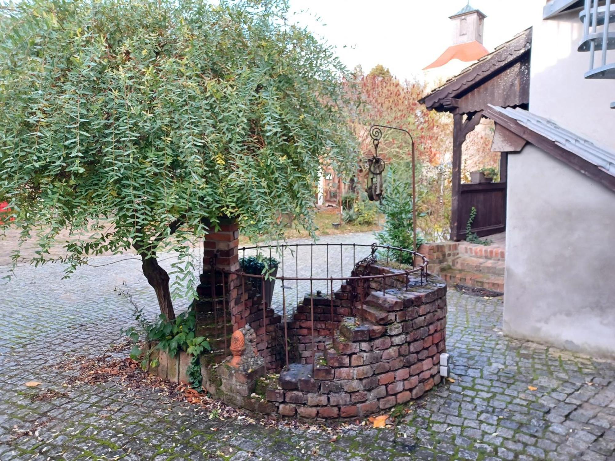 Ehemalige Bibliothek Apartment Fuer 2 Mit Kueche Kamin Netflix Parken Und Hofladen Steinhofel Exteriér fotografie
